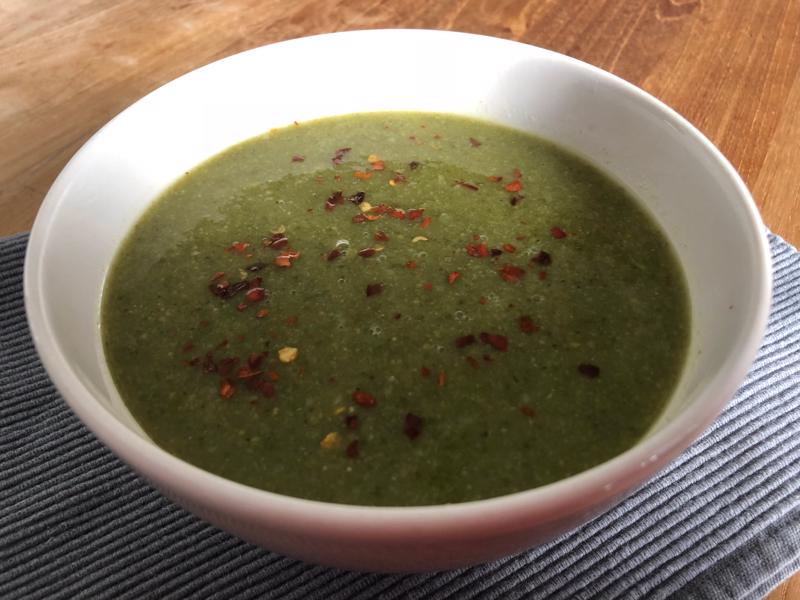 Supergroentesoep met kikkererwten