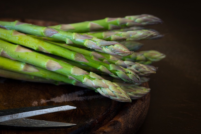 Heek in groene saus met asperges