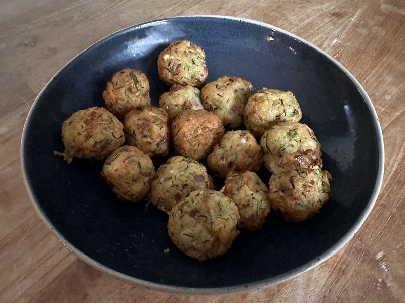 Kolokithokeftedes – gefrituurde courgetteballetjes